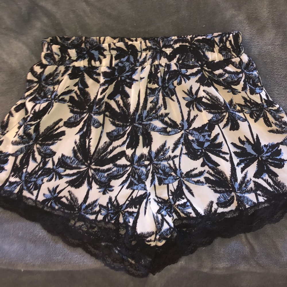 Palm tree lace shorts
